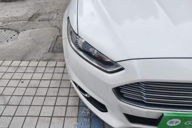 Used Ford Mondeo 2013 2.0L GTDi 200 Fashion Edition Right Front Headlight