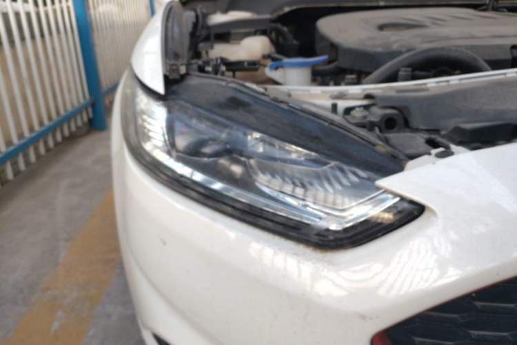 Used Ford Mondeo 2013 1.5L GTDi180 Fashion Edition Right Front Headlight