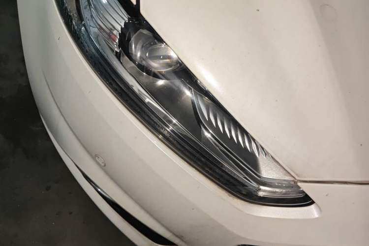 Used Ford Mondeo 2013 2.0L GTDi240 Luxury Sport Model Right Front Headlight