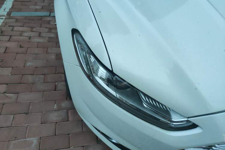 Used Ford Mondeo 2013 2.0L GTDi240 Luxury Sport Model Right Front Headlight