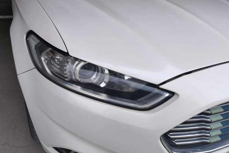 Used Ford Mondeo 2013 2.0L GTDi 200 Fashion Edition Right Front Headlight