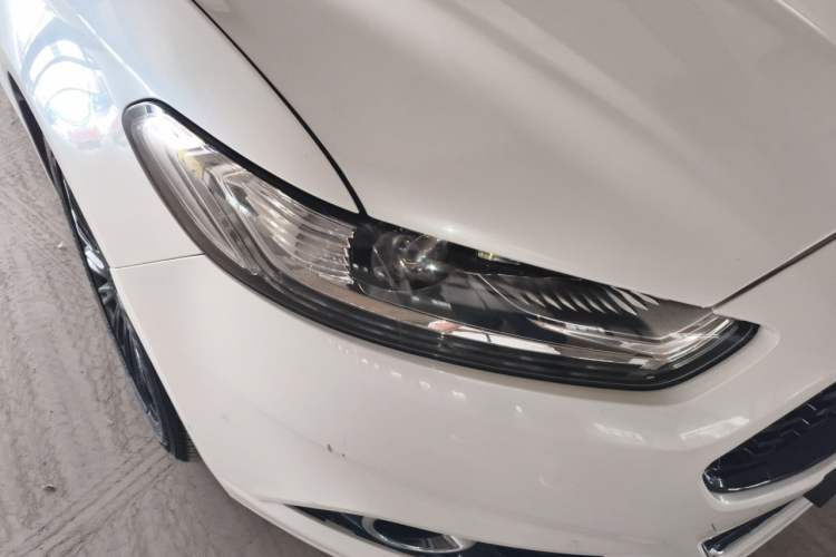 Used Ford Mondeo 2013 2.0L GTDi 200 Luxury Model Right Front Headlight