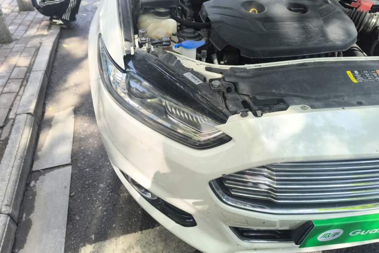 Used Ford Mondeo 2013 2.0L GTDi 200 Luxury Model Right Front Headlight