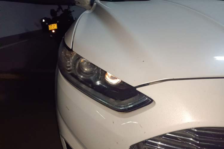 Used Ford Mondeo 2013 2.0L GTDi 200 Fashion Edition Right Front Headlight