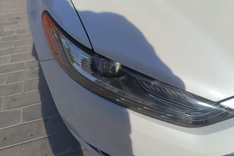 Used Ford Mondeo 2013 2.0L GTDi 200 Luxury Model Right Front Headlight