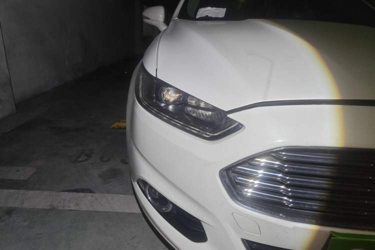 Used Ford Mondeo 2013 2.0L GTDi 200 Luxury Model Right Front Headlight