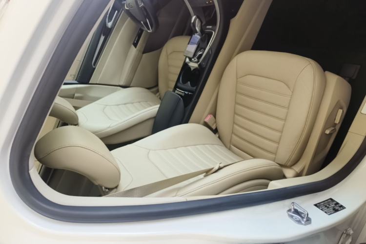 Used Ford Mondeo 2013 2.0L GTDi 200 Luxury Model Right Front Seat