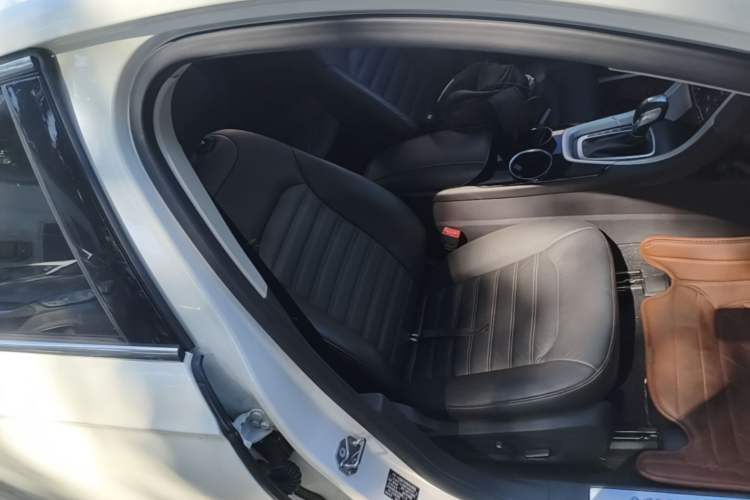 Used Ford Mondeo 2013 1.5L GTDi180 Fashion Edition Right Front Seat