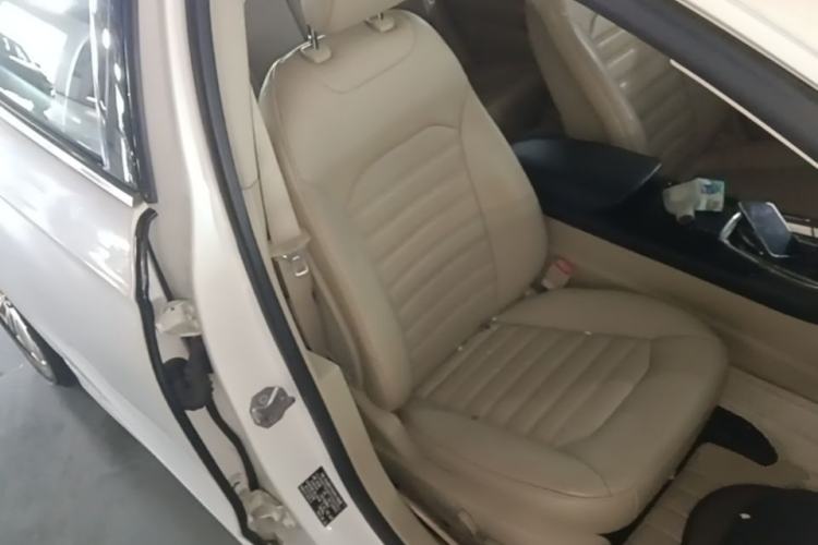 Used Ford Mondeo 2013 2.0L GTDi 200 Fashion Edition Right Front Seat