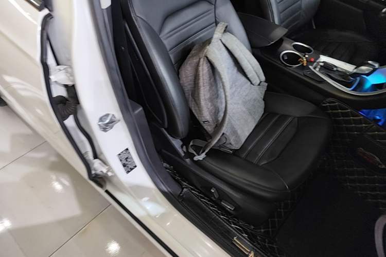 Used Ford Mondeo 2013 1.5L GTDi180 Fashion Edition Right Front Seat