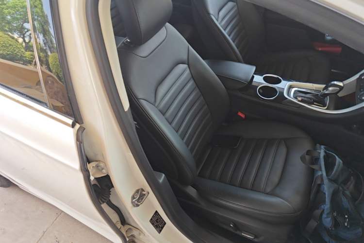 Used Ford Mondeo 2013 1.5L GTDi180 Fashion Edition Right Front Seat