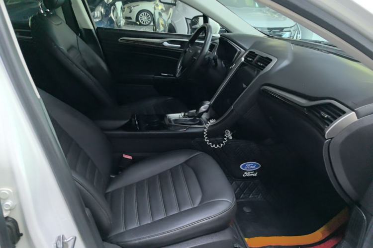 Used Ford Mondeo 2013 2.0L GTDi 200 Fashion Edition Right Front Seat