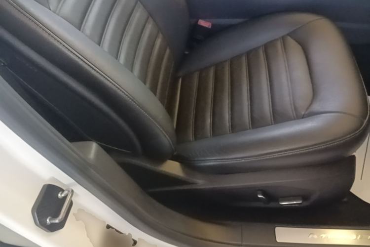 Used Ford Mondeo 2013 2.0L GTDi 200 Fashion Edition Right Front Seat