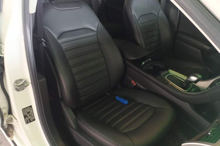 Used Ford Mondeo 2013 2.0L GTDi 200 Luxury Model Right Front Seat