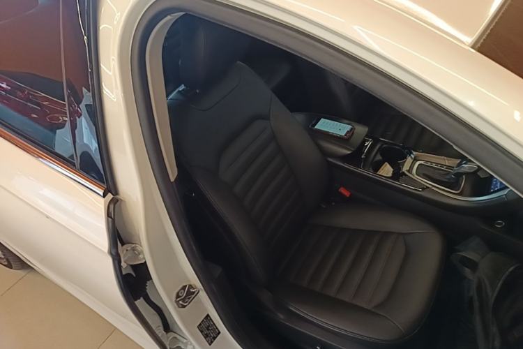 Used Ford Mondeo 2013 2.0L GTDi 200 Fashion Edition Right Front Seat