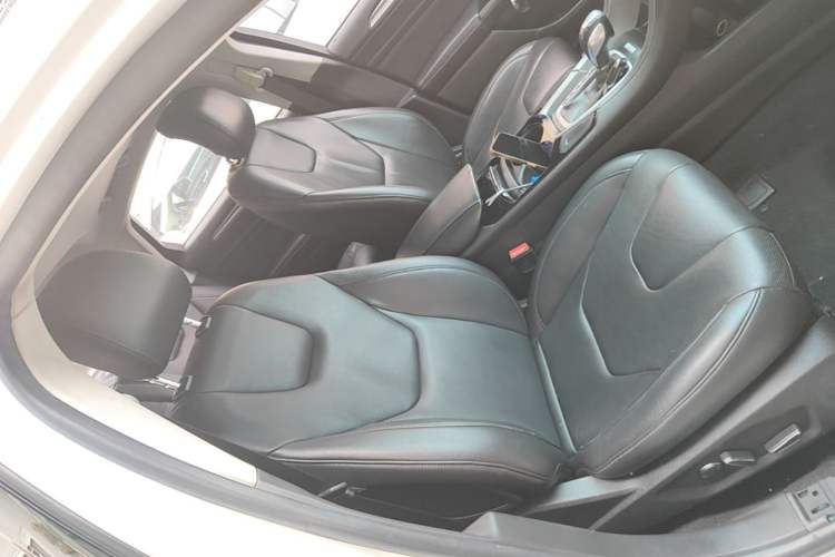 Used Ford Mondeo 2013 2.0L GTDi240 Luxury Sport Model Right Front Seat
