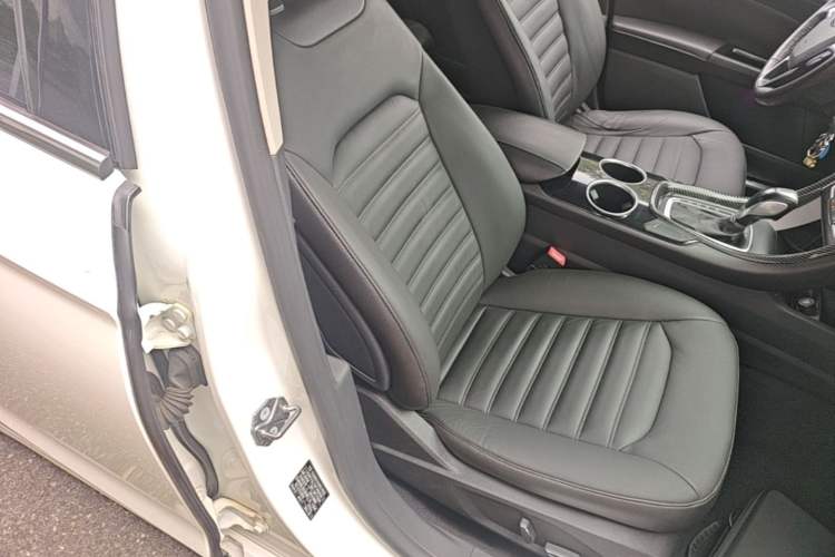 Used Ford Mondeo 2013 1.5L GTDi180 Fashion Edition Right Front Seat