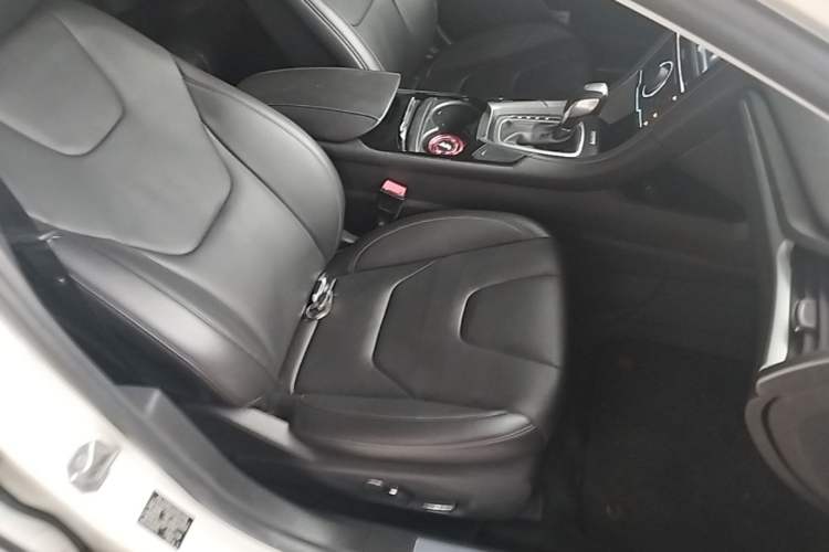 Used Ford Mondeo 2013 2.0L GTDi240 Luxury Sport Model Right Front Seat