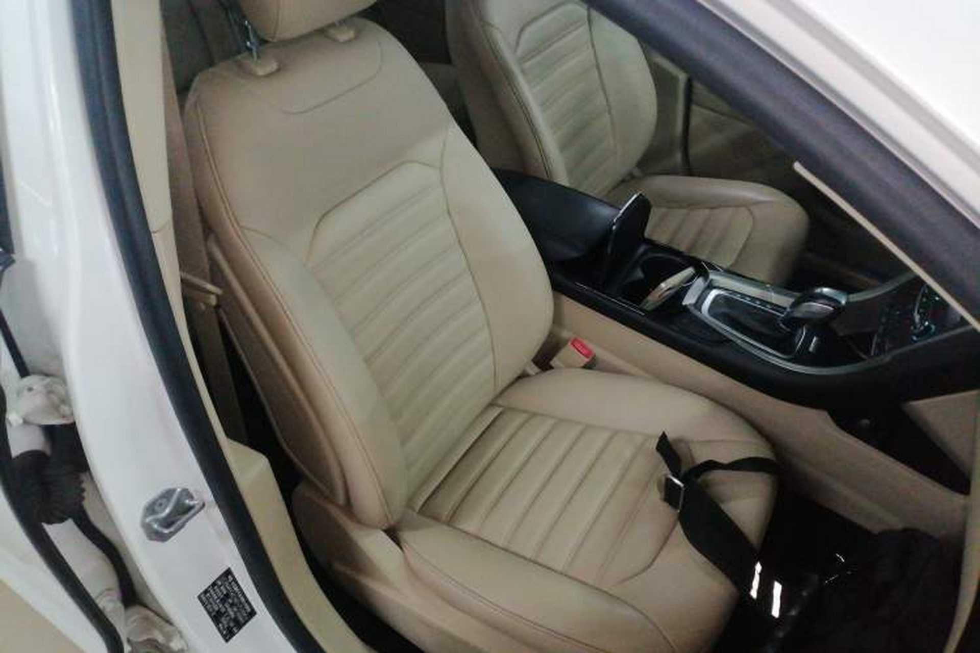 Used Ford Mondeo 2013 2.0L GTDi 200 Luxury Model Right Front Seat