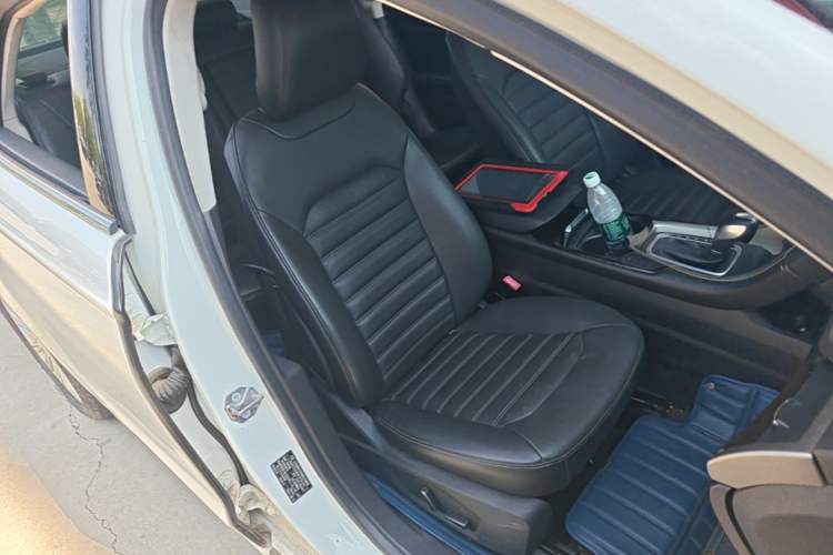 Used Ford Mondeo 2013 2.0L GTDi 200 Fashion Edition Right Front Seat