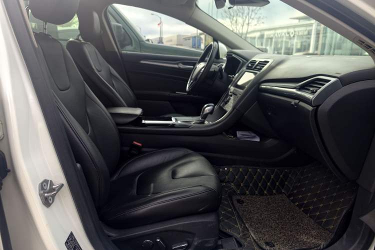 Used Ford Mondeo 2013 2.0L GTDi240 Luxury Sport Model Right Front Seat