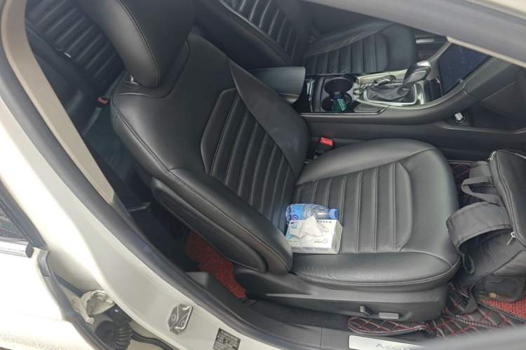 Used Ford Mondeo 2013 2.0L GTDi 200 Fashion Edition Right Front Seat
