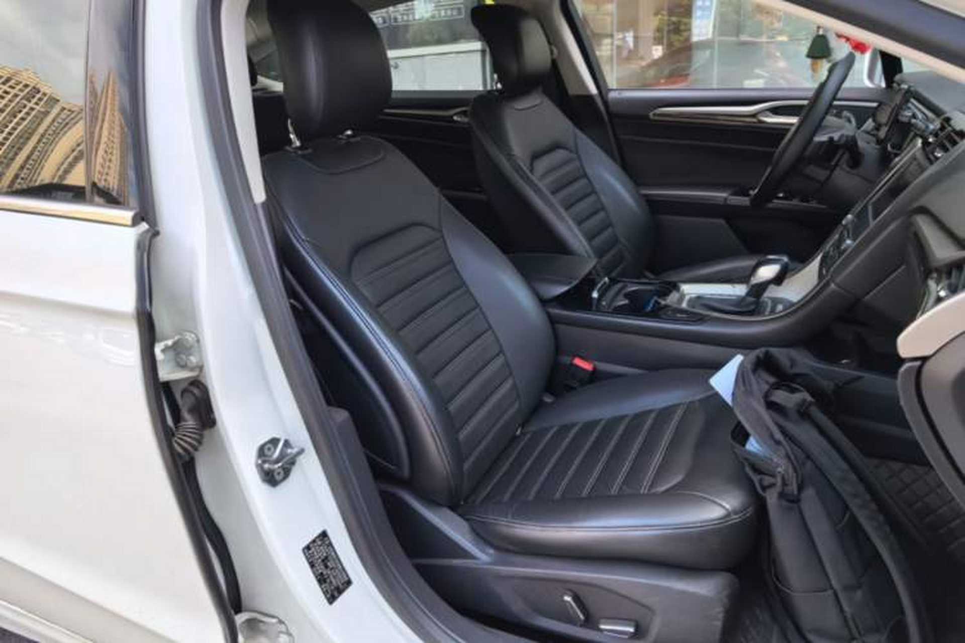 Used Ford Mondeo 2013 2.0L GTDi 200 Luxury Model Right Front Seat
