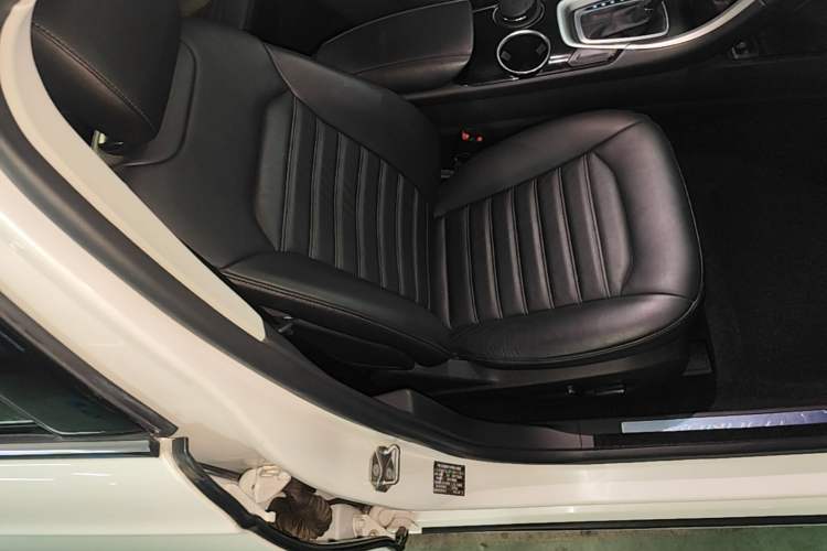 Used Ford Mondeo 2013 1.5L GTDi180 Fashion Edition Right Front Seat