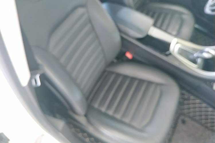 Used Ford Mondeo 2013 2.0L GTDi 200 Fashion Edition Right Front Seat