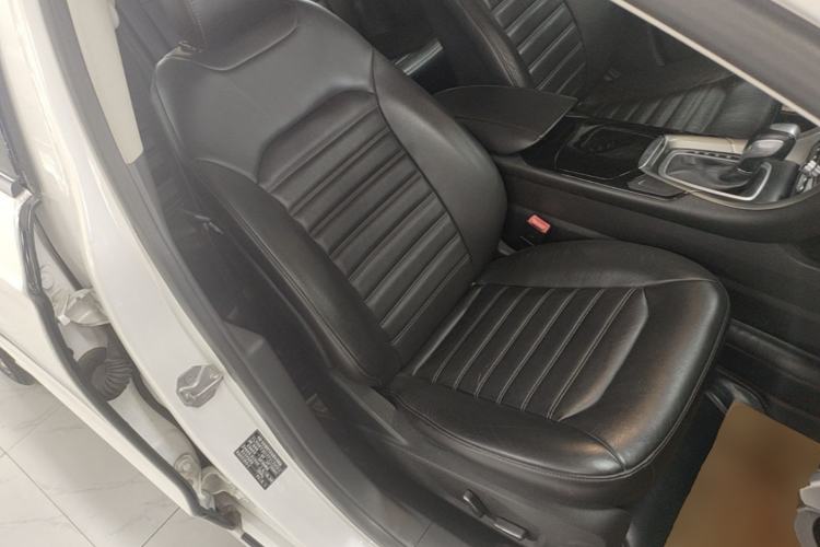 Used Ford Mondeo 2013 2.0L GTDi 200 Fashion Edition Right Front Seat