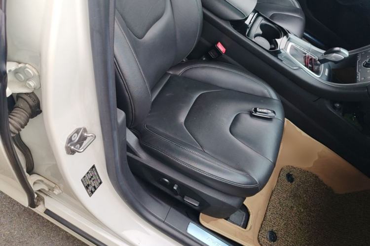 Used Ford Mondeo 2013 2.0L GTDi240 Luxury Sport Model Right Front Seat