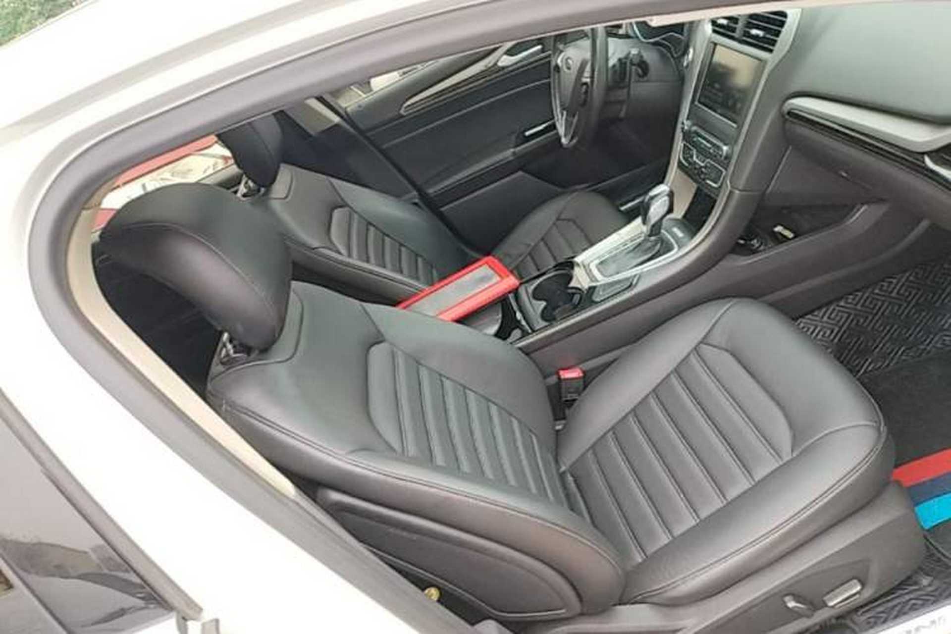 Used Ford Mondeo 2013 2.0L GTDi 200 Luxury Model Right Front Seat