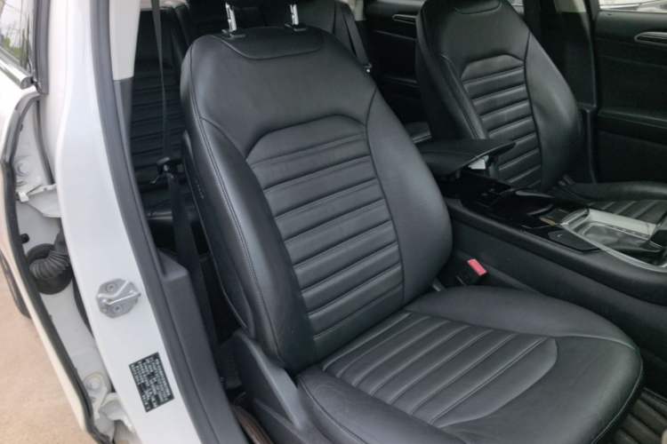Used Ford Mondeo 2013 2.0L GTDi 200 Fashion Edition Right Front Seat