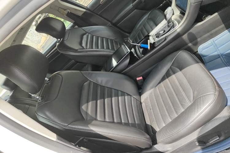 Used Ford Mondeo 2013 2.0L GTDi 200 Fashion Edition Right Front Seat