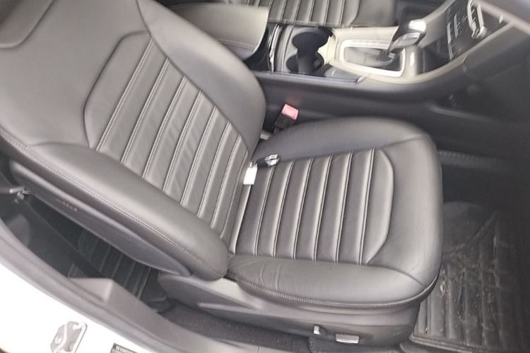 Used Ford Mondeo 2013 2.0L GTDi 200 Luxury Model Right Front Seat