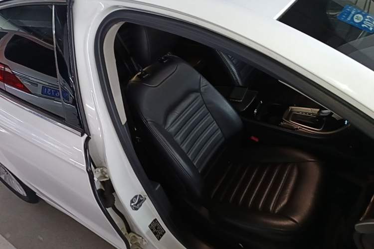 Used Ford Mondeo 2013 2.0L GTDi 200 Fashion Edition Right Front Seat