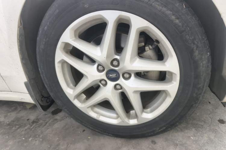 Used Ford Mondeo 2013 1.5L GTDi180 Fashion Edition Right Front Wheel Hub
