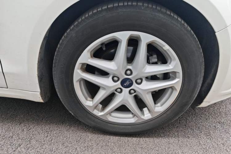 Used Ford Mondeo 2013 1.5L GTDi180 Fashion Edition Right Front Wheel Hub