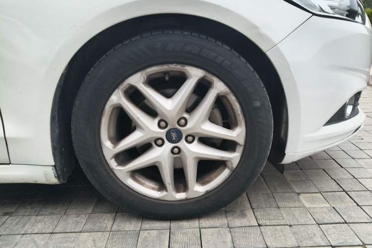 Used Ford Mondeo 2013 1.5L GTDi180 Fashion Edition Right Front Wheel Hub