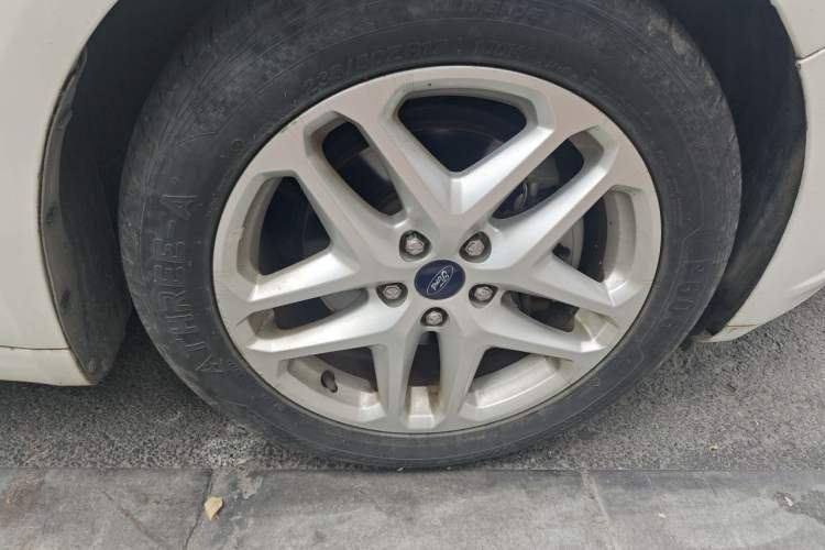Used Ford Mondeo 2013 1.5L GTDi180 Fashion Edition Right Front Wheel Hub