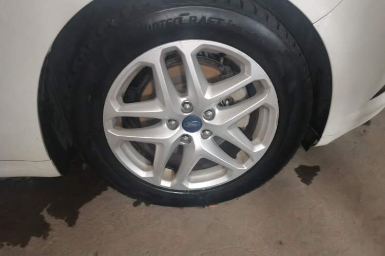 Used Ford Mondeo 2013 1.5L GTDi180 Fashion Edition Right Front Wheel Hub
