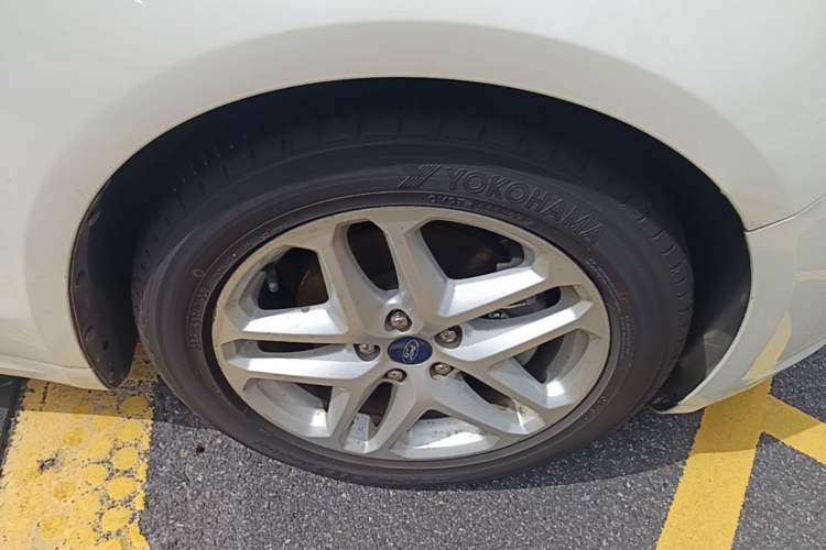 Used Ford Mondeo 2013 1.5L GTDi180 Fashion Edition Right Front Wheel Hub
