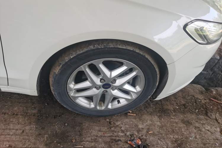 Used Ford Mondeo 2013 1.5L GTDi180 Fashion Edition Right Front Wheel Hub