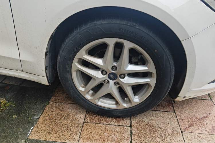 Used Ford Mondeo 2013 1.5L GTDi180 Fashion Edition Right Front Wheel Hub