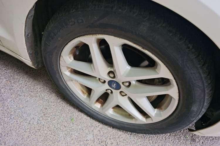 Used Ford Mondeo 2013 1.5L GTDi180 Fashion Edition Right Front Wheel Hub