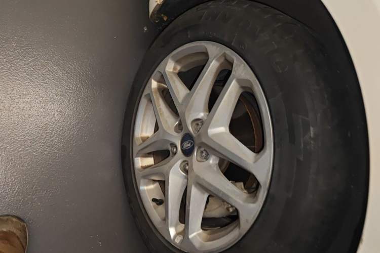 Used Ford Mondeo 2013 1.5L GTDi180 Fashion Edition Right Front Wheel Hub