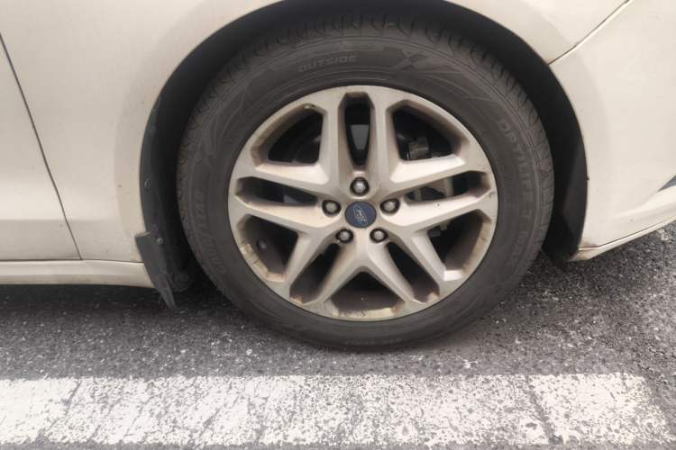 Used Ford Mondeo 2013 1.5L GTDi180 Fashion Edition Right Front Wheel Hub