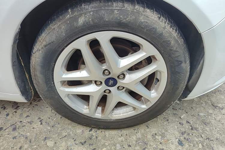 Used Ford Mondeo 2013 1.5L GTDi180 Fashion Edition Right Front Wheel Hub