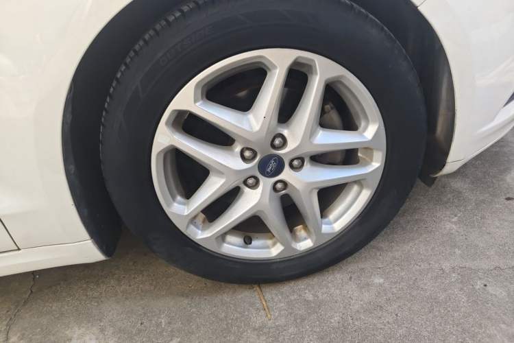 Used Ford Mondeo 2013 1.5L GTDi180 Fashion Edition Right Front Wheel Hub