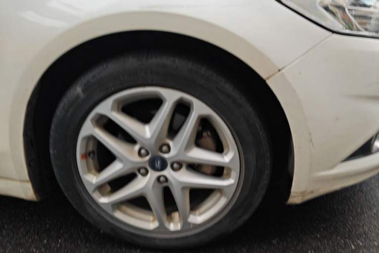 Used Ford Mondeo 2013 1.5L GTDi180 Fashion Edition Right Front Wheel Hub